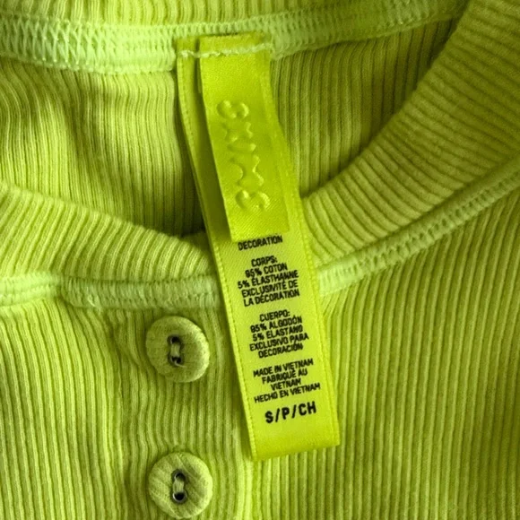 SKIMS Lime Button-Up top and leggings - Picture 2 of 7